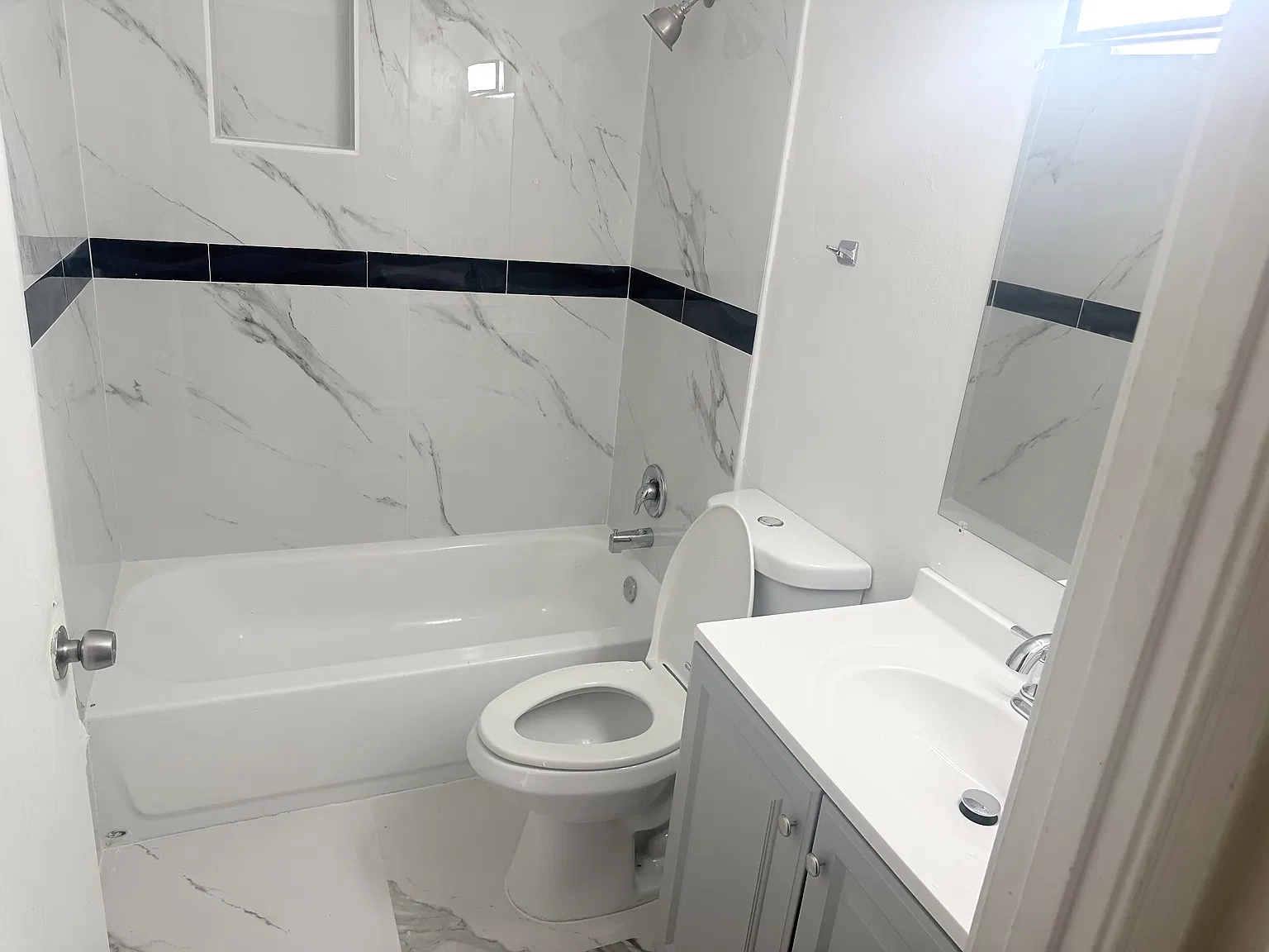 4 bed, 1429 sqft, $3,500 — Photo 2