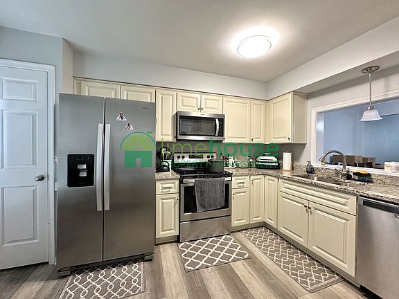 3rd image of 4613 Marlwood Way