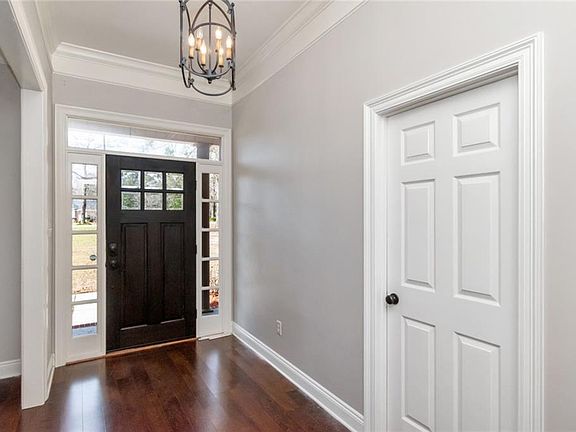 2nd image of 6050 Celeste Rd