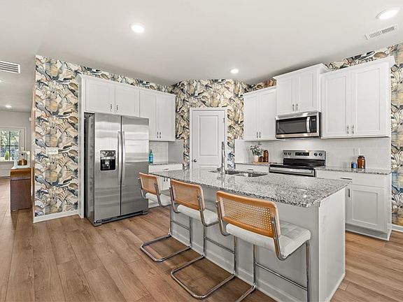 5th image of 606 Trabert Ave