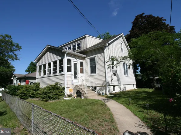 106 E Charles St, Palmyra, NJ 08065