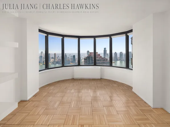 330 East 38th Street image 1 of 14