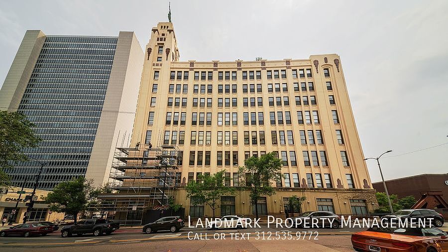 1st image of 758 N Larrabee St APT 805