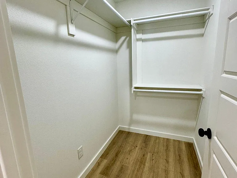 2279 W Wedington Dr — Photo 10