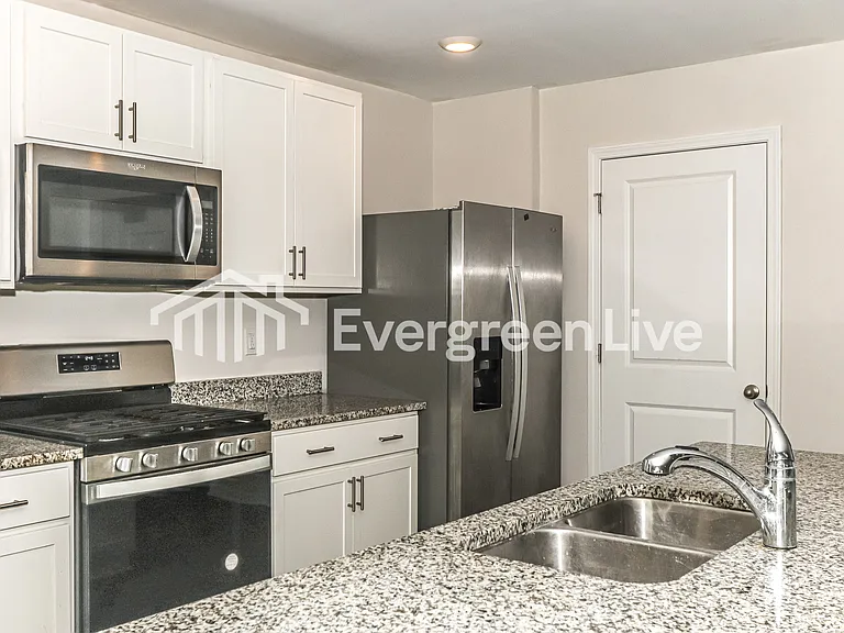 1177 Ridgeford Dr — Photo 3