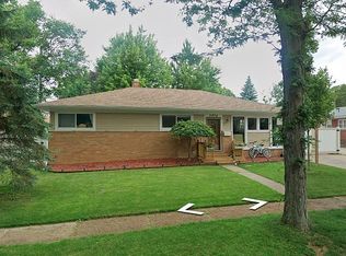 2276 Northfield St, Trenton, MI 48183
