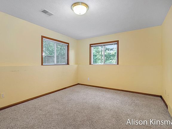 4th image of 2277 Gatetree Ln SE