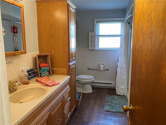 5th image of 12 Chariho Dr