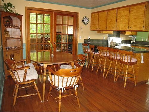 Dining area with breakfast bar