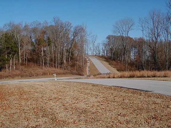 3rd image of 100 Roaming Fawn Dr #619