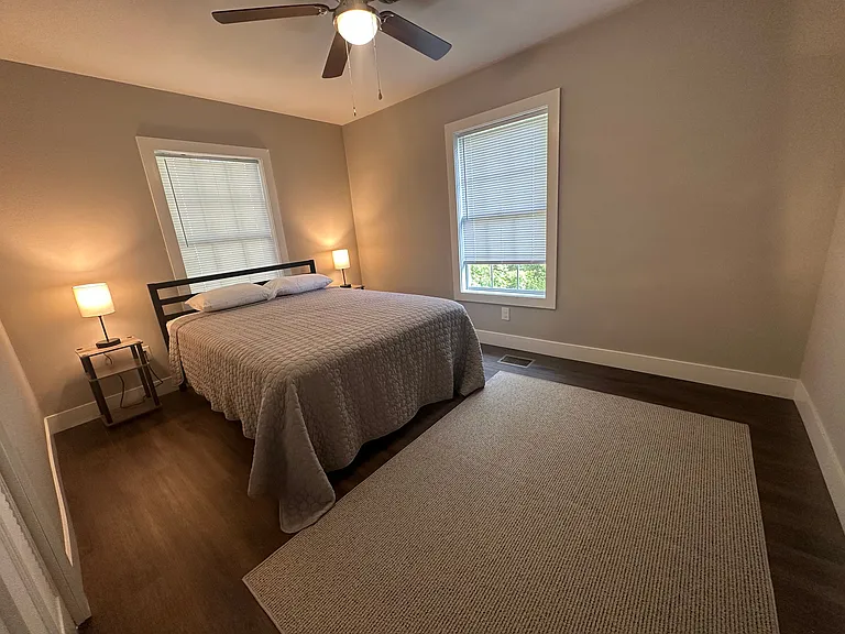 3 bed, 1.0 bath, 1000 sqft, $1,850 — Photo 21