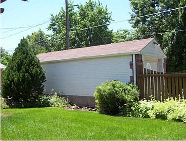 2nd image of 1695 Syracuse St