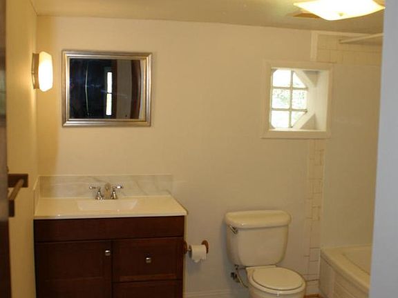 5th image of 1249 Central Ave E #B
