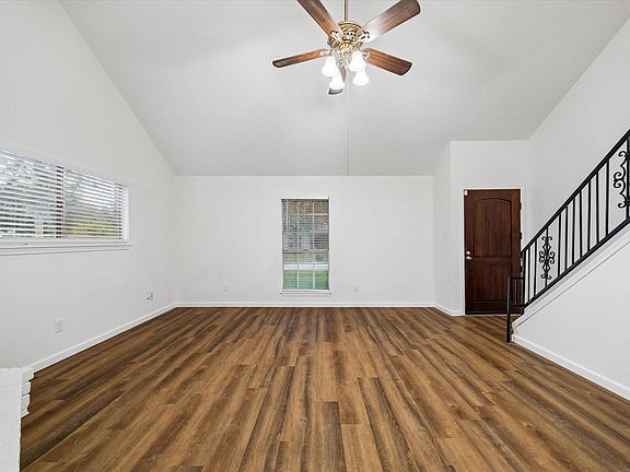 5th image of 3706 Royal Manor Dr
