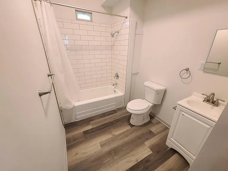 803 Hamilton St #L — Photo 14