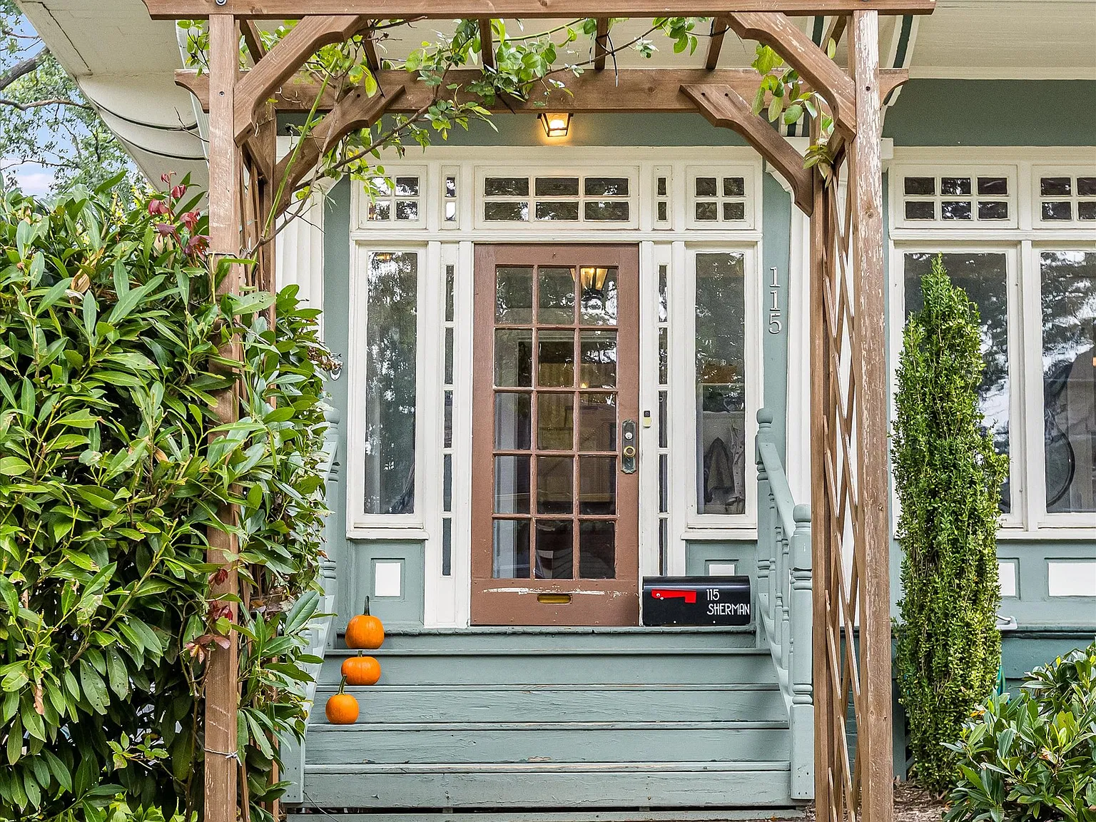 5 bed, $5,950 — Photo 4