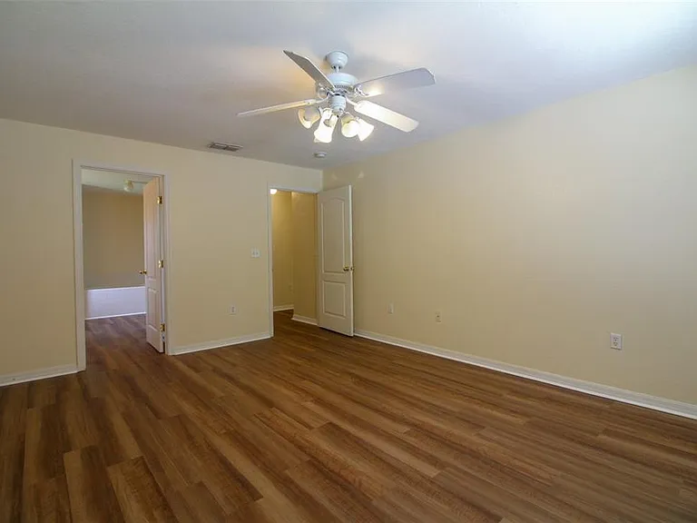 6719 Highlands Creek Blvd — Photo 21