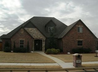 924 Spring Manor Dr, Edmond, OK 73025