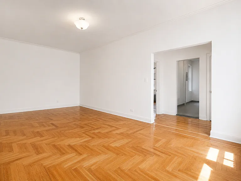 652 W 163rd St #35 — Photo 3