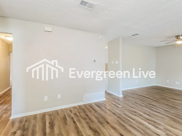 823 Johnnie Row — Photo 12