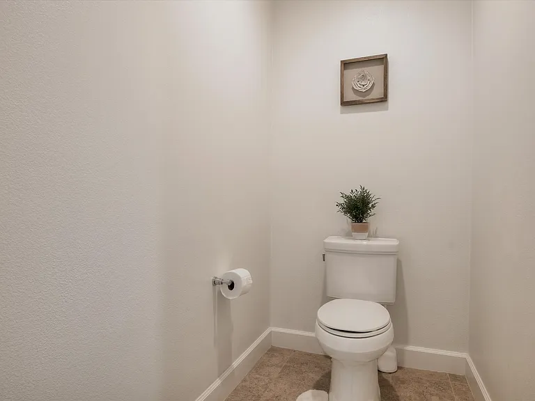 4820 Bellflower Ave #403 — Photo 24