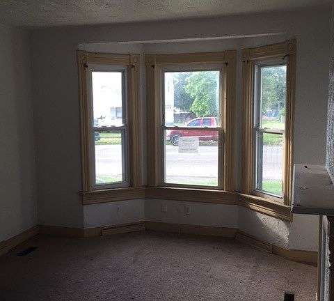 2nd image of 2335 Lakeview Ave