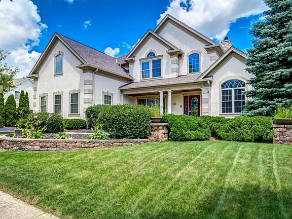 2nd image of 6652 Ballantrae Pl