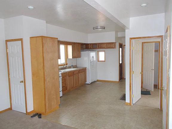 5th image of 703 Bennett St