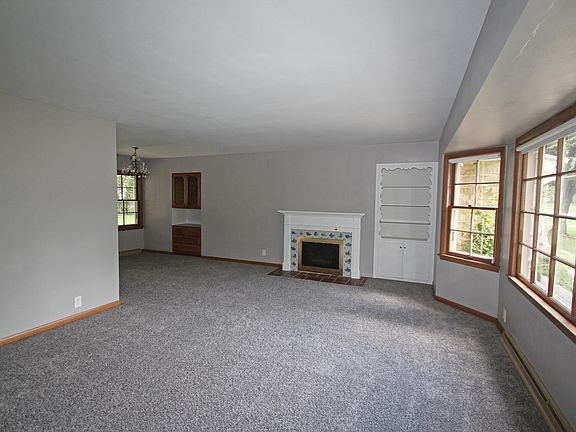 5th image of 10900 W Courtland Ave