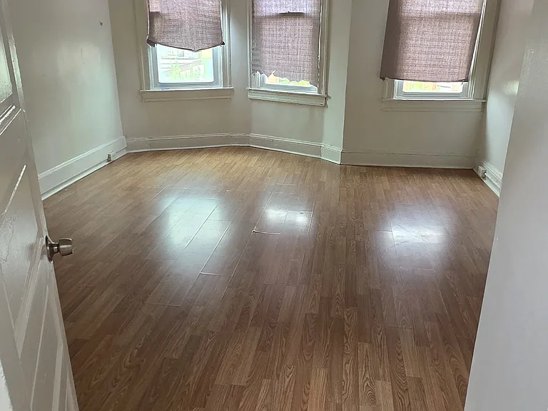 2920 Parkwood Ave #3 — Photo 1