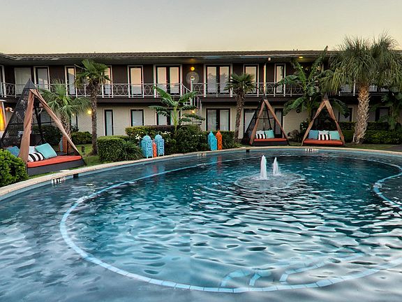 5727 Gaston - STARDUST courtyard Pool with TeePee Daybeds