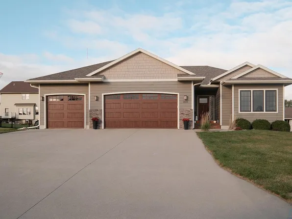 1839 5th Ave SE, Sioux Center, IA 51250