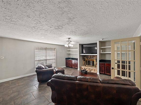 4th image of 22303 Meadowrock Dr