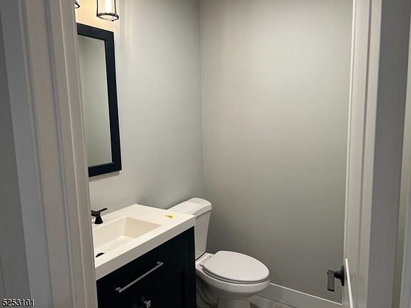 3rd image of 338 Lincoln Ave