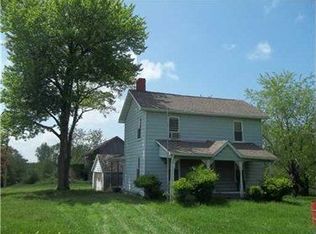 328 Robinson Rd, New Castle, PA 16105