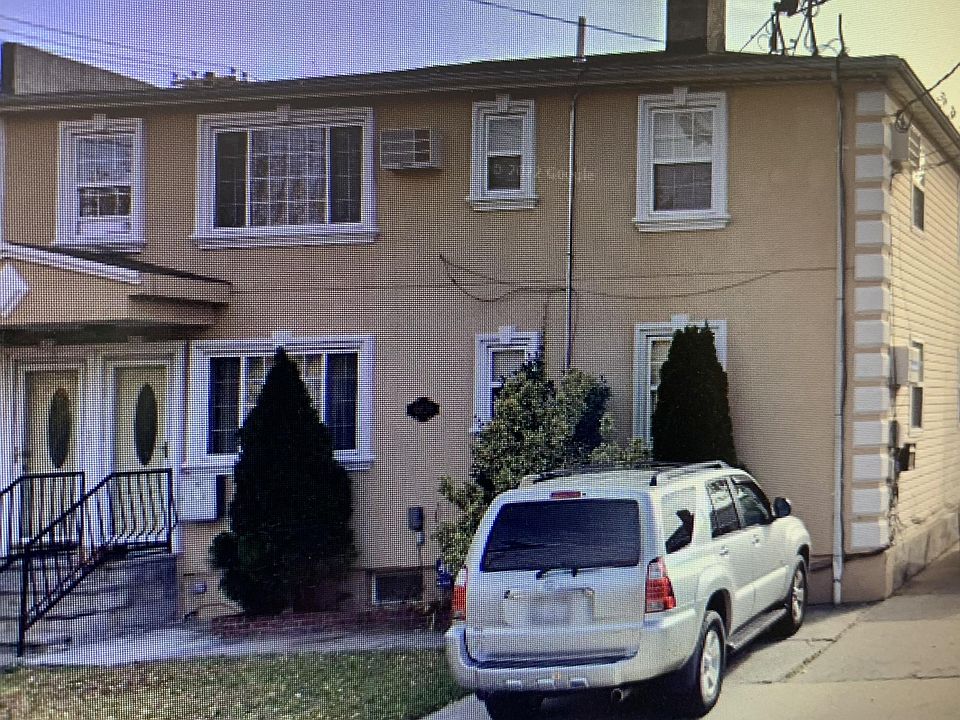 1st image of 16820 144th Dr APT 2