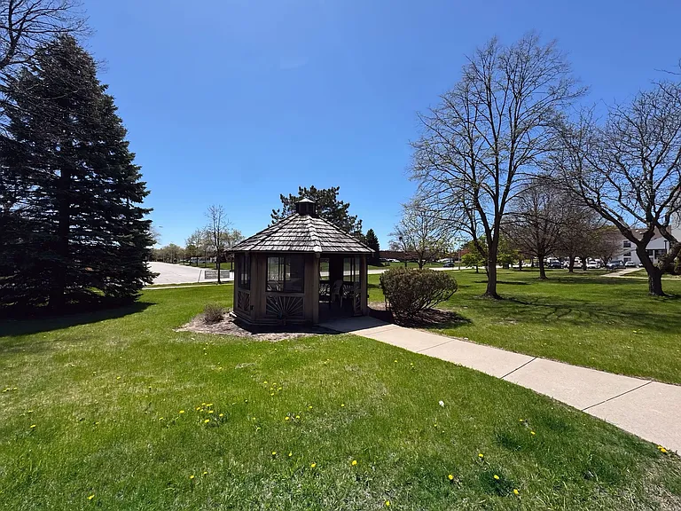 Sycamore Village — Photo 23
