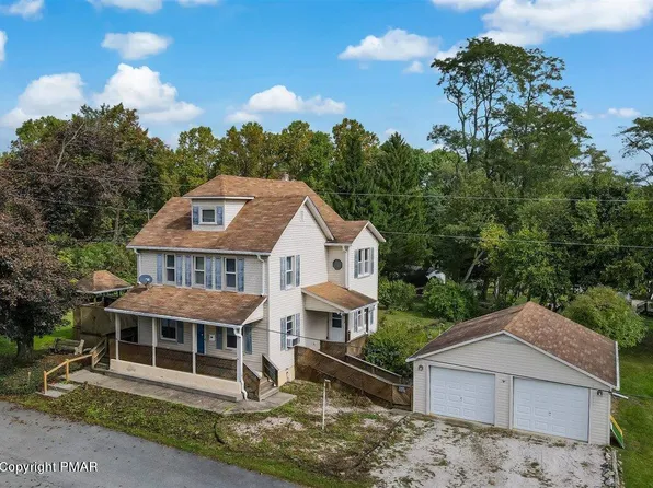 Marconi Ave, Roseto, PA 18013