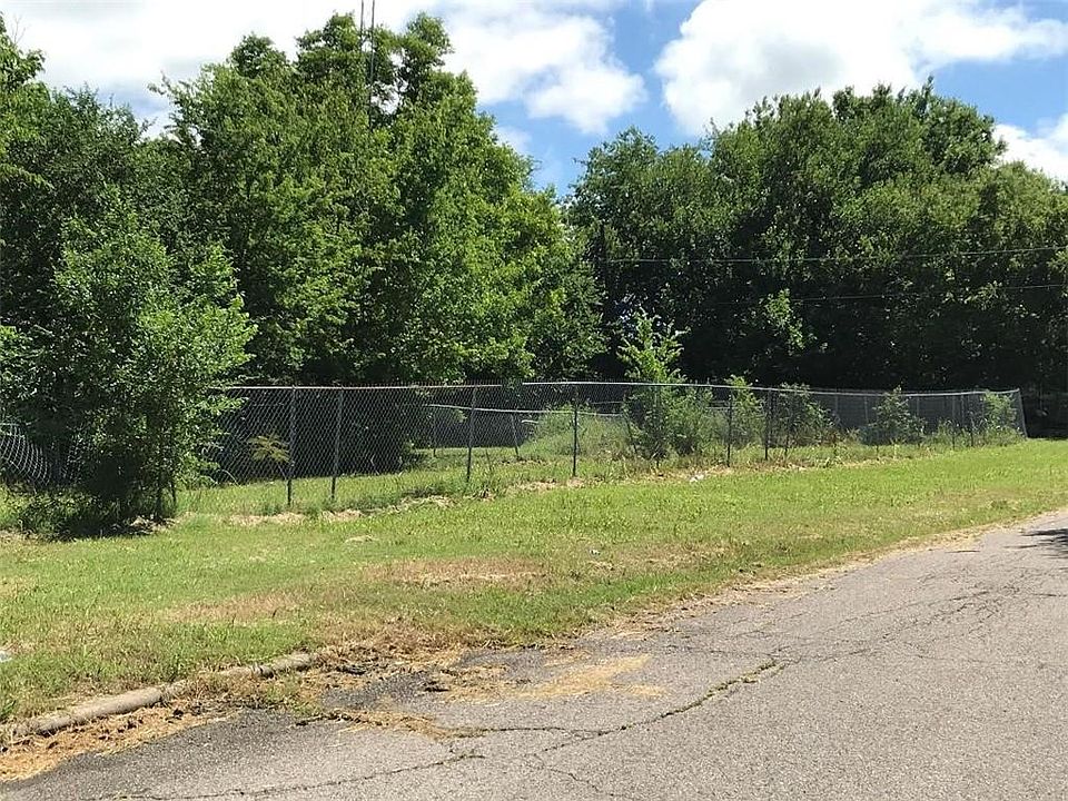 2nd image of 418 S Hitchite Ave