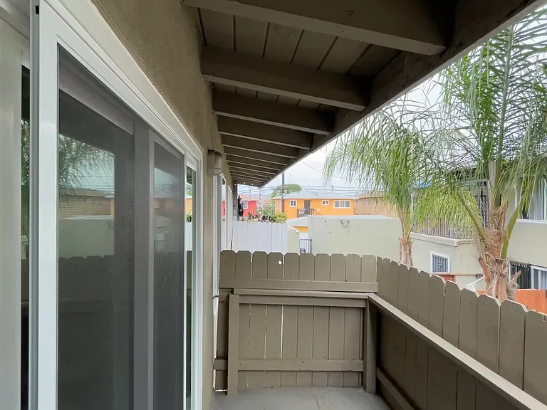 10239 Darby Ave #5 — Photo 8