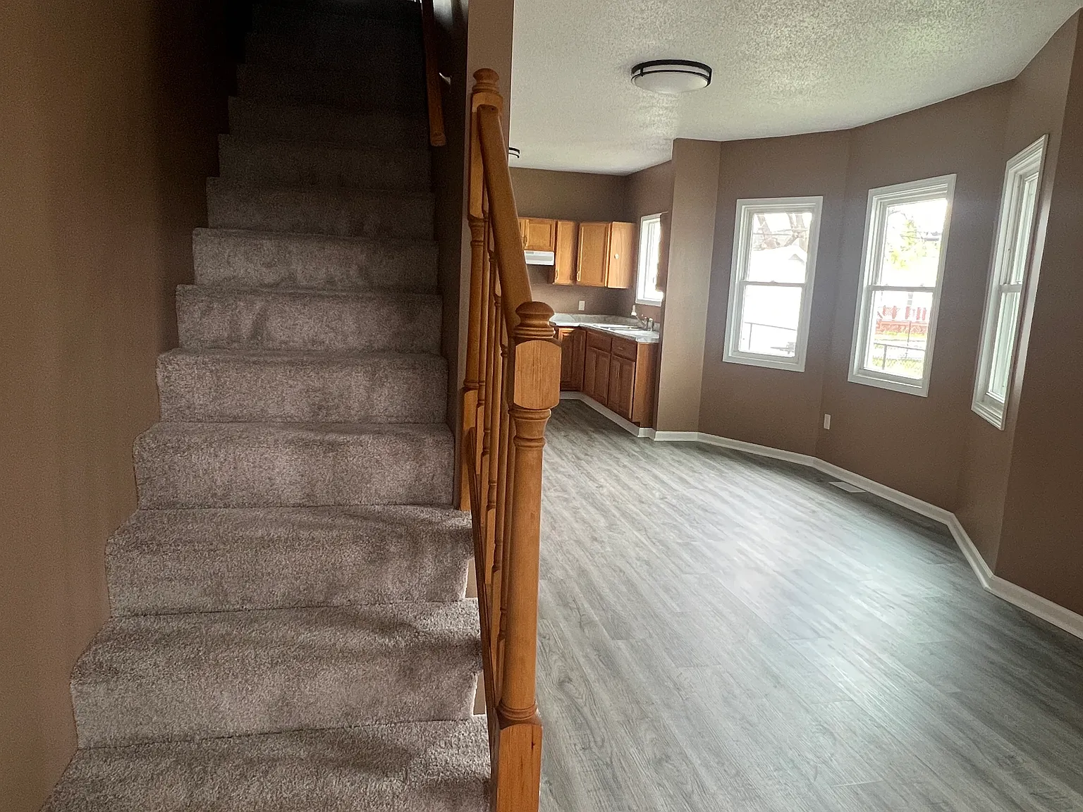 4 bed, 1196 sqft, $1,875 — Photo 3