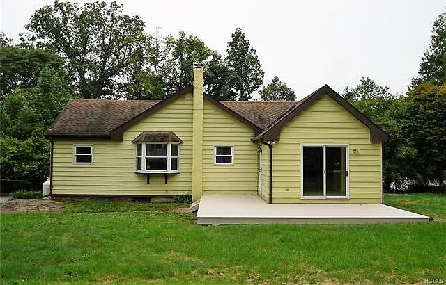 1st image of 17 Geneva Dr
