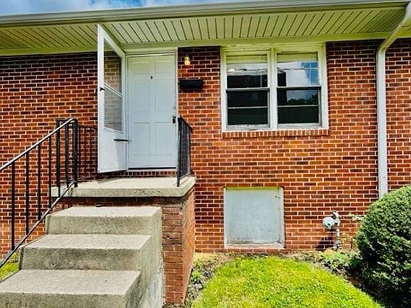 3rd image of 215 McIver St #215B