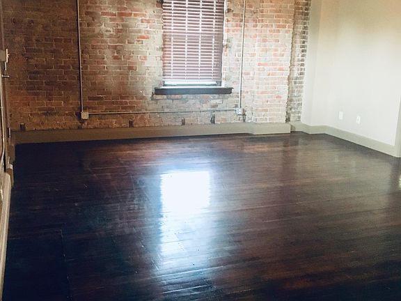 3rd image of 512 Troost Ave #4