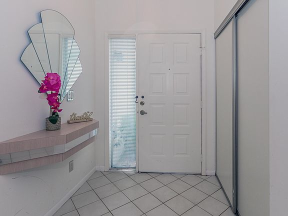 2nd image of 4856 Boxwood Cir