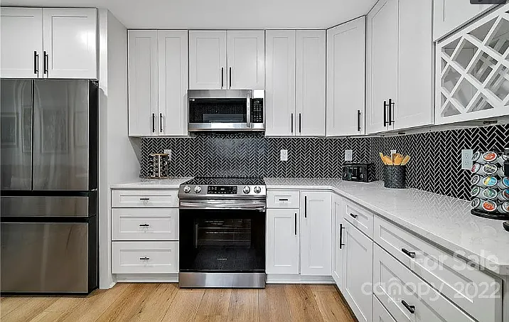 Building Photo - 3709 Sargeant Dr