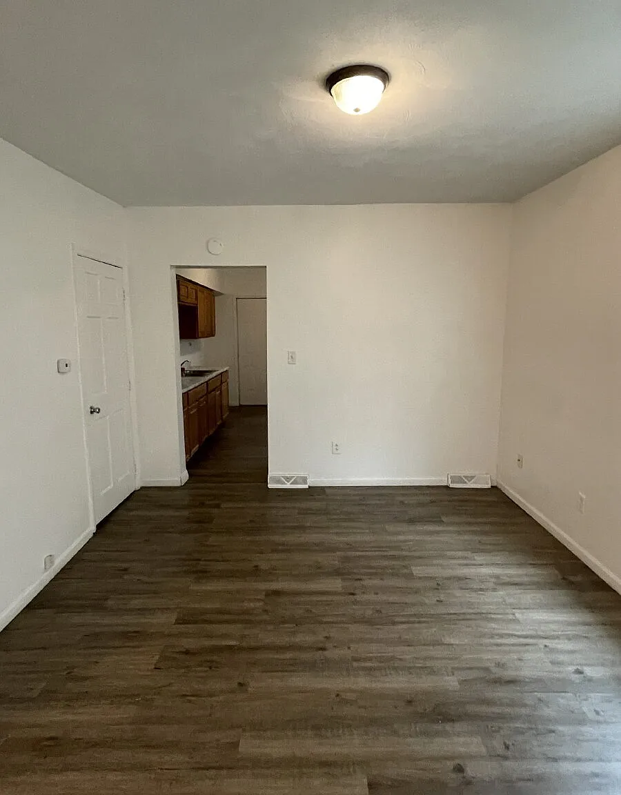 62 Whiteman Ave — Photo 3