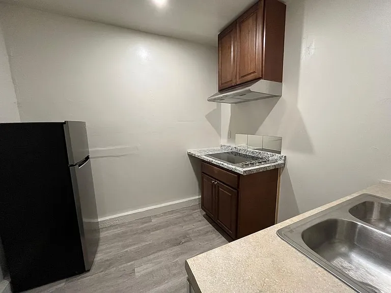 2645 Chadwell Ave #STUDIO — Photo 13