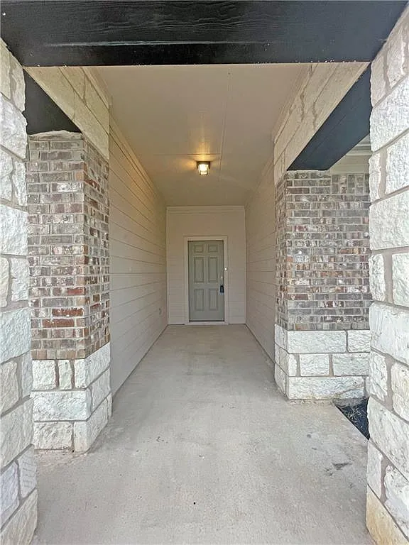 4 bed, 2.0 bath, 1666 sqft, $1,950 — Photo 3