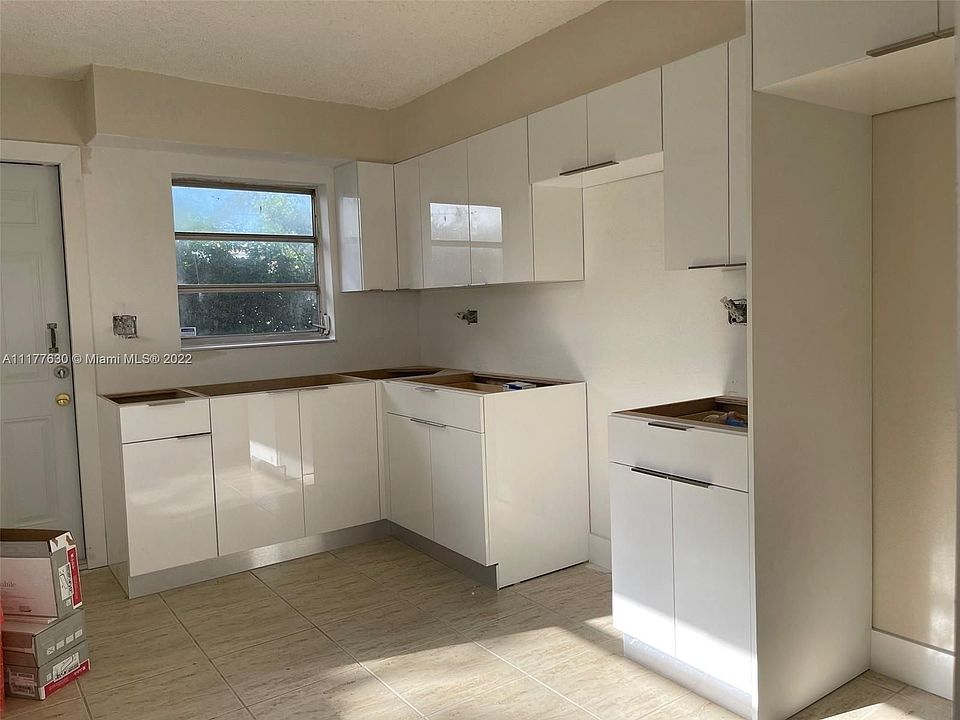 1st image of 536 NW 26th Ave #536